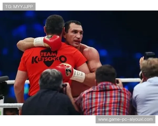 拳王复出首战即KO对手